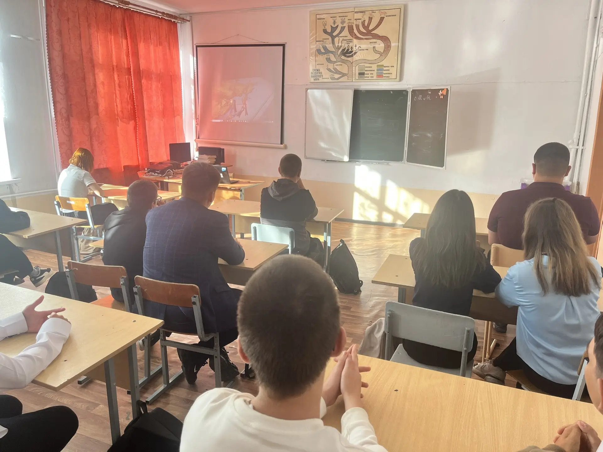 🏛️ РАЗГОВОРЫ О ВАЖНОМ: ПОДВИГ И ПАМЯТЬ🏛️