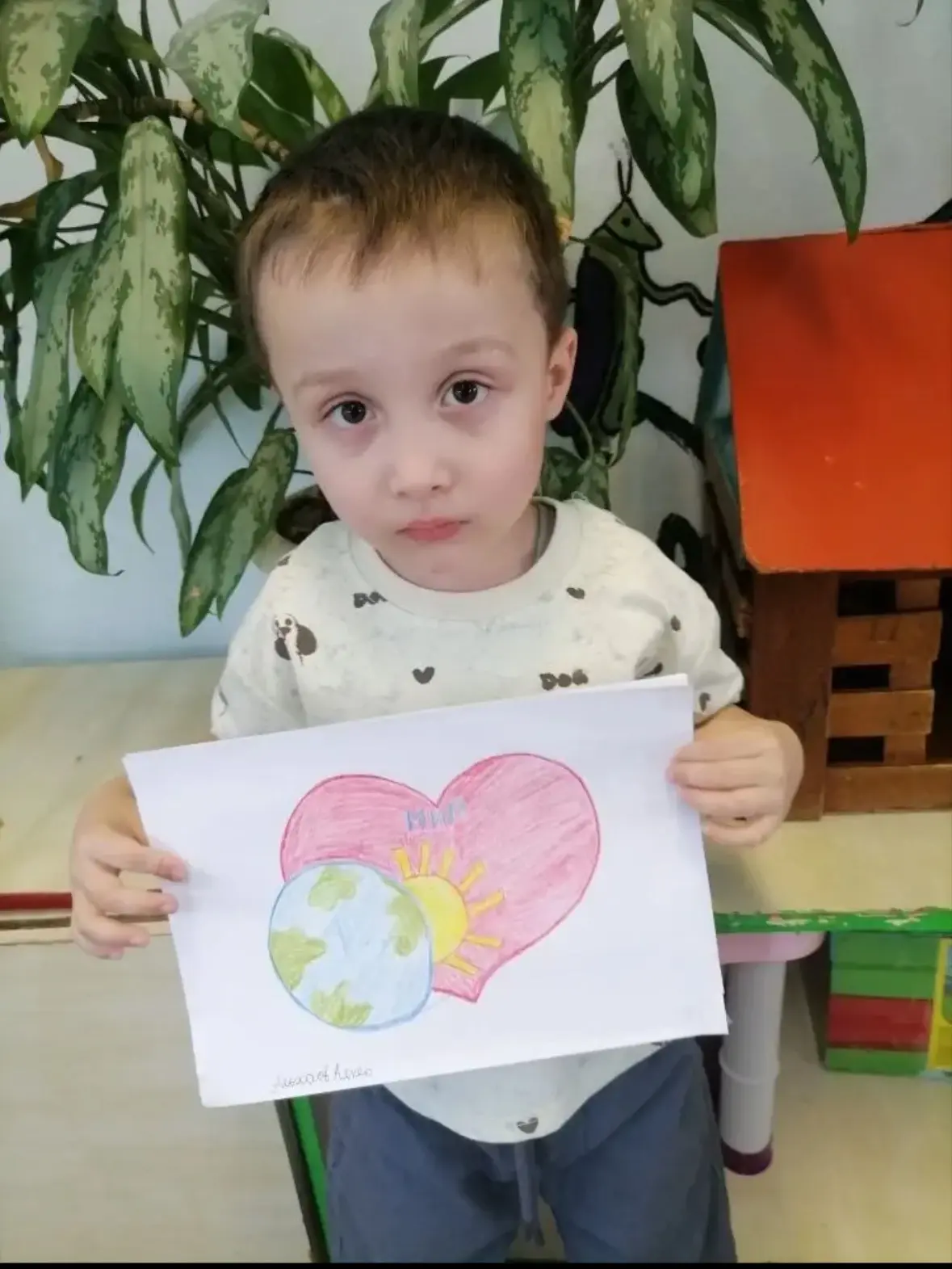 🖼️👍Выставка детских рисунков организована в нашем детском саду «Дэхэбын»в рамках Года дошкольного 