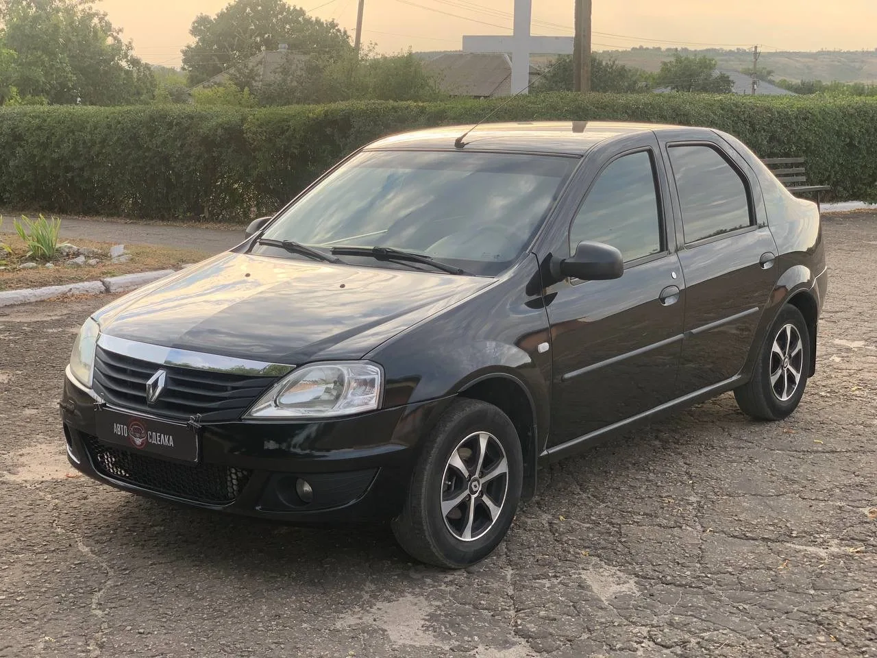 🏎 Renault Logan l Рестайлинг 1.6 МТ, 2010