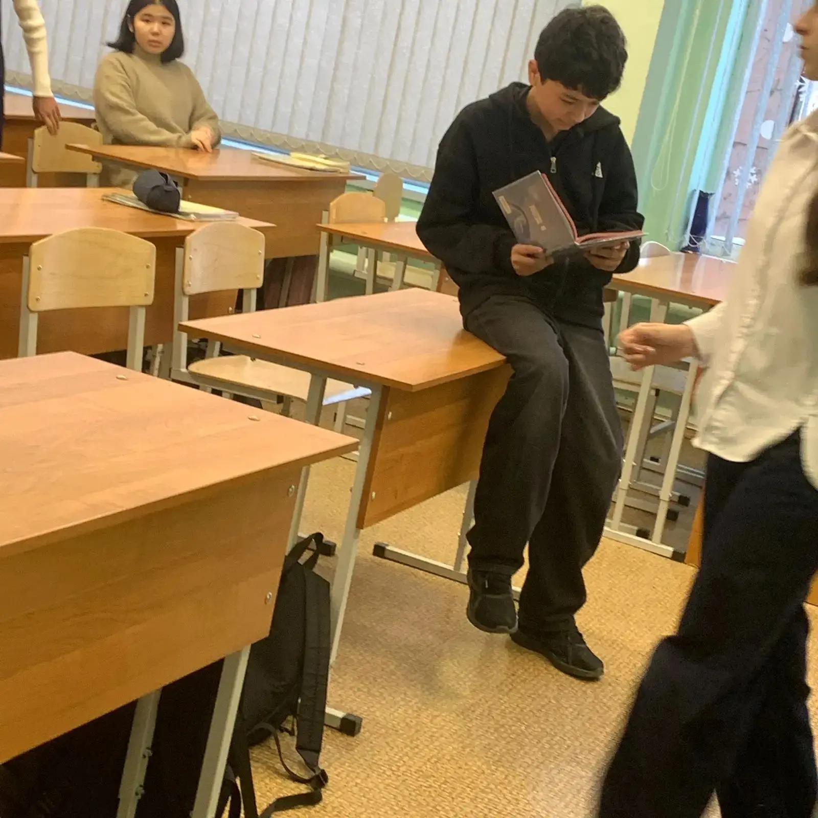 📚НЕДЕЛЯ СЛОВЕСНОСТИ📚  📸📸В рамках "Недели Словесности" в нашей школе проходил конкурс "Пойман за чтен