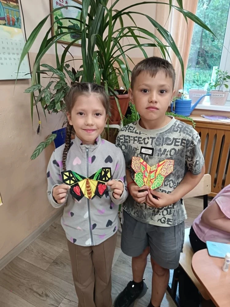 В дни школьных каникул учащиеся 2 "Д" класса продолжают путешествие по Земле Леопарда.🐆 

На этот р