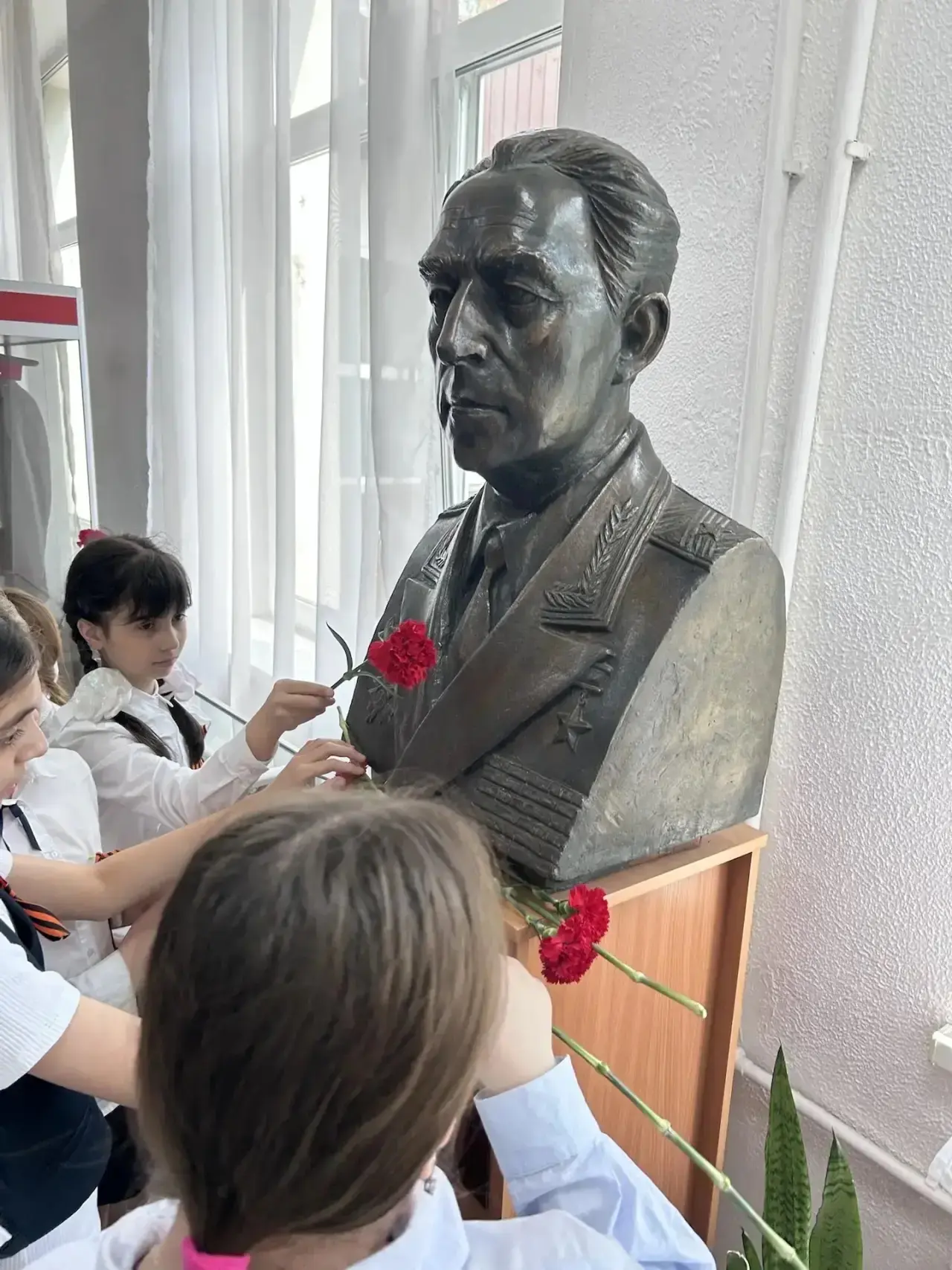 🎖 В рамках марафона «Наследники Победы» ученики 5«Э» класса побывали на экскурсии в музее Боевой Сла