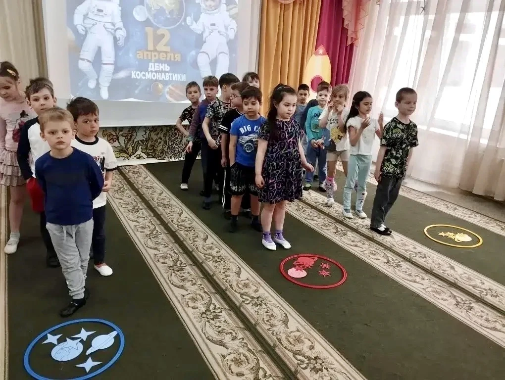 Первые в космосе  В преддверии Дня космонавтики в дошкольных отделениях прошли спортивно-музыкальные