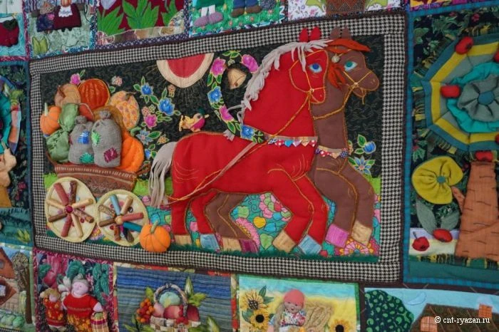 Рукотворное чудо: в Рязани открылась уникальная выставка изделий клуба «Волшебный лоску...