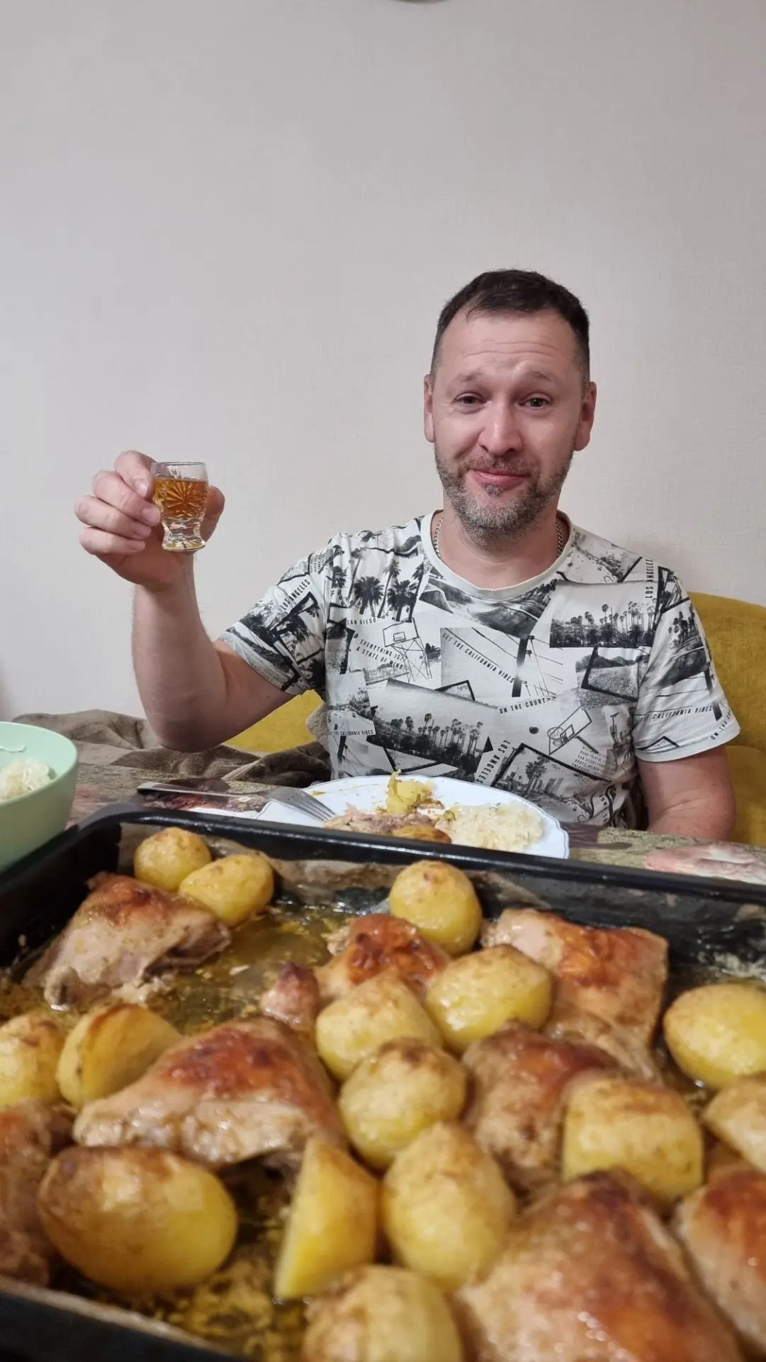 Саша простудился, лечение начал😅