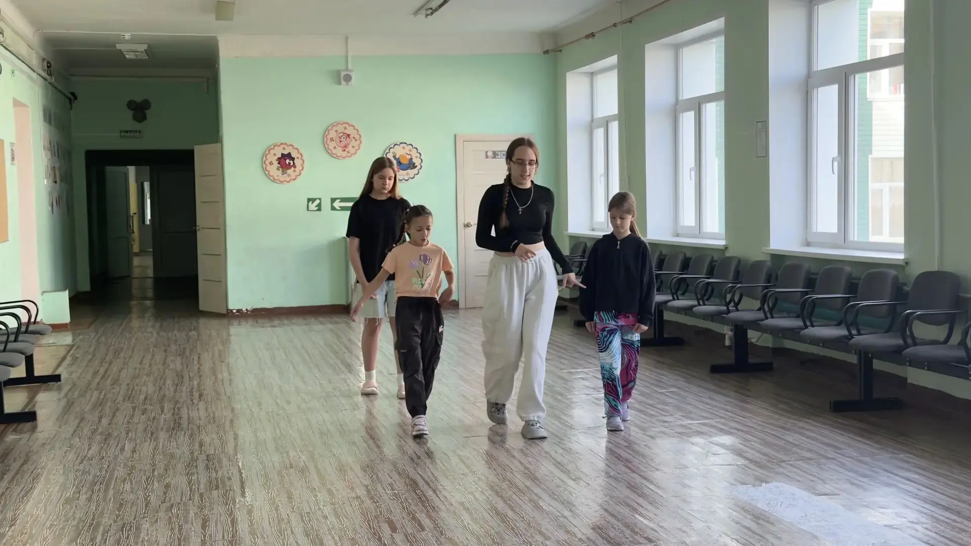 В летнем оздоровительном лагере «Страна Чудес» царит атмосфера творческого азарта. До главного событ