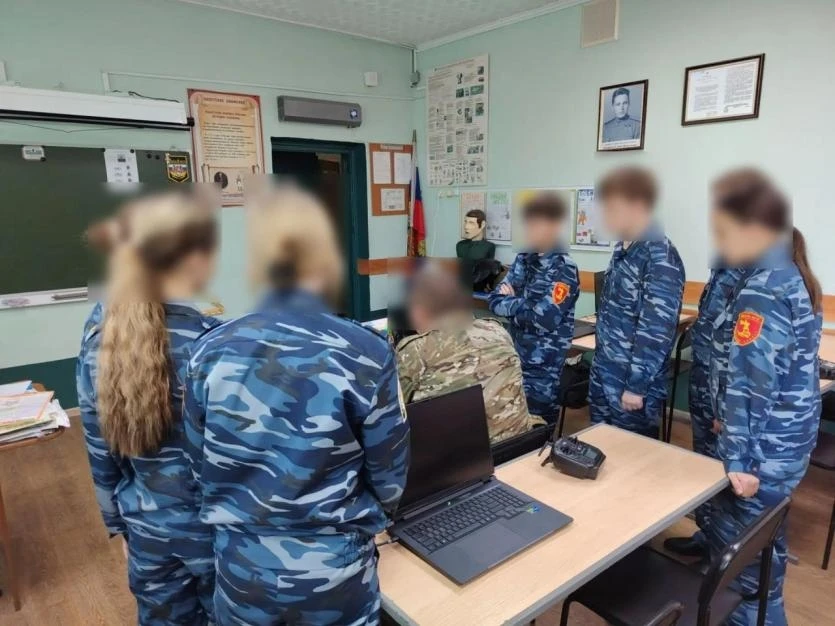 Спецназовцы ГРУ учили челябинских кадетов работать с БПЛА