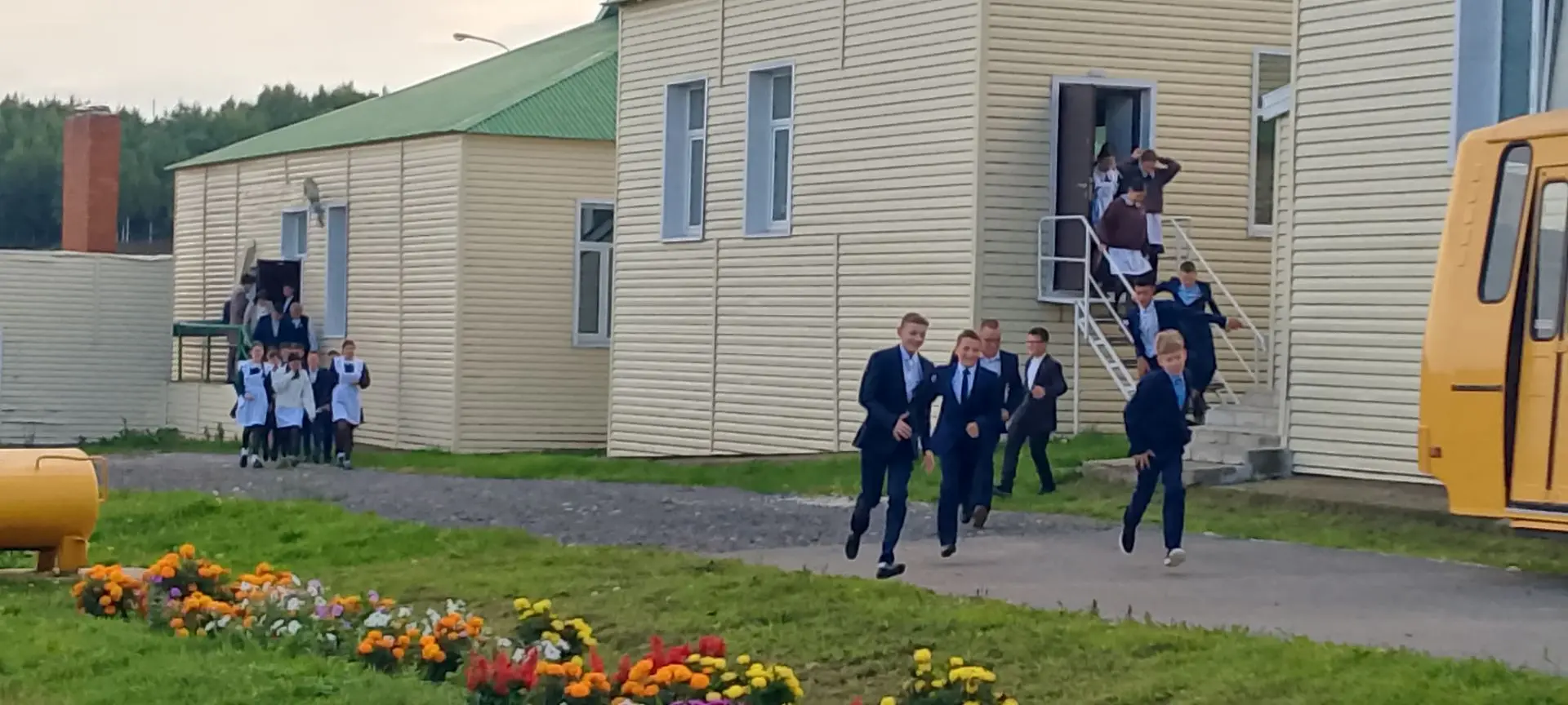 Плановая учебно -тренировочная эвакуация при чрезвычайных ситуациях.