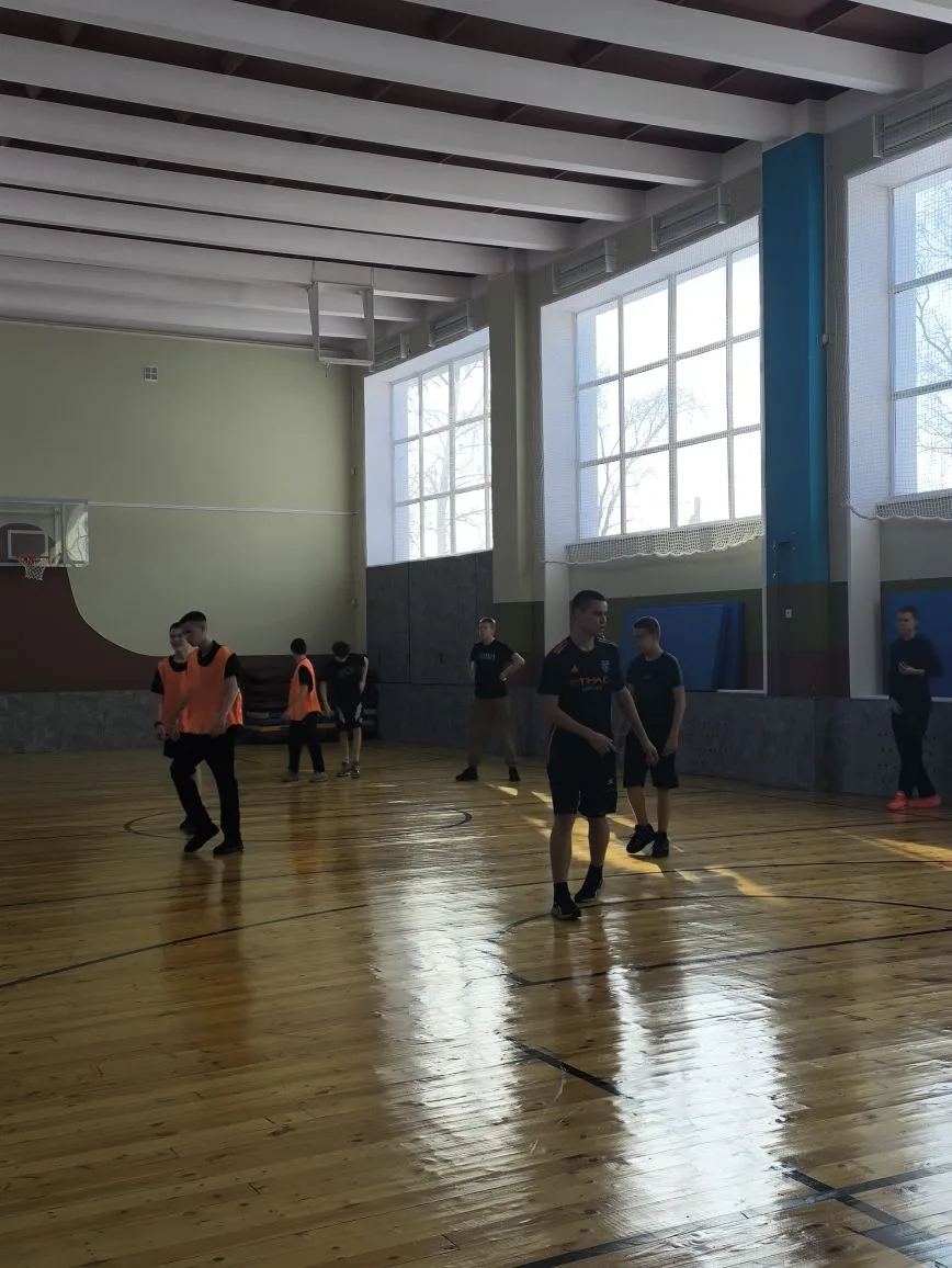 🏀 Сегодня  спортивный зал нашей школы превратился в настоящую баскетбольную арену, где кипели нешуто