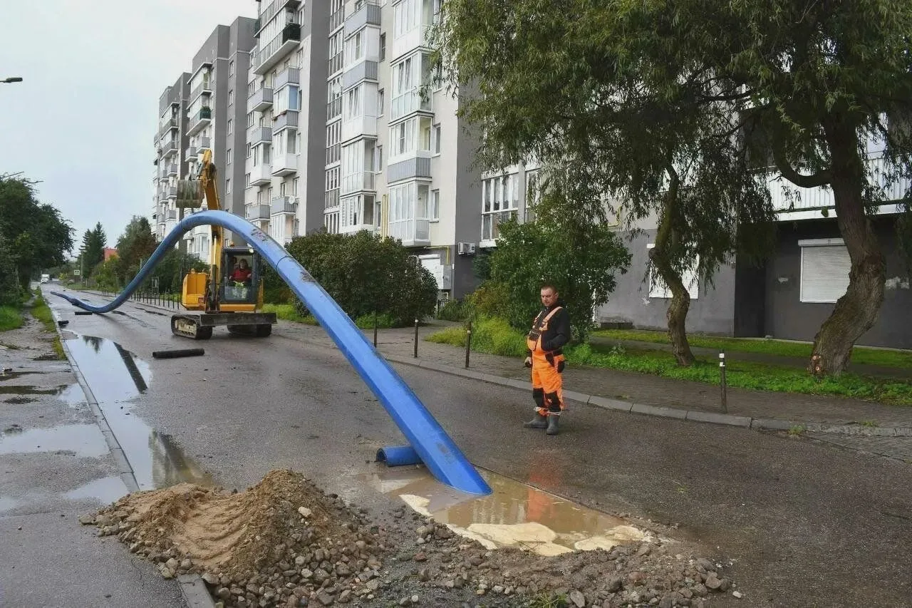 На Баженова обновили коллектор без вскрытия асфальта
