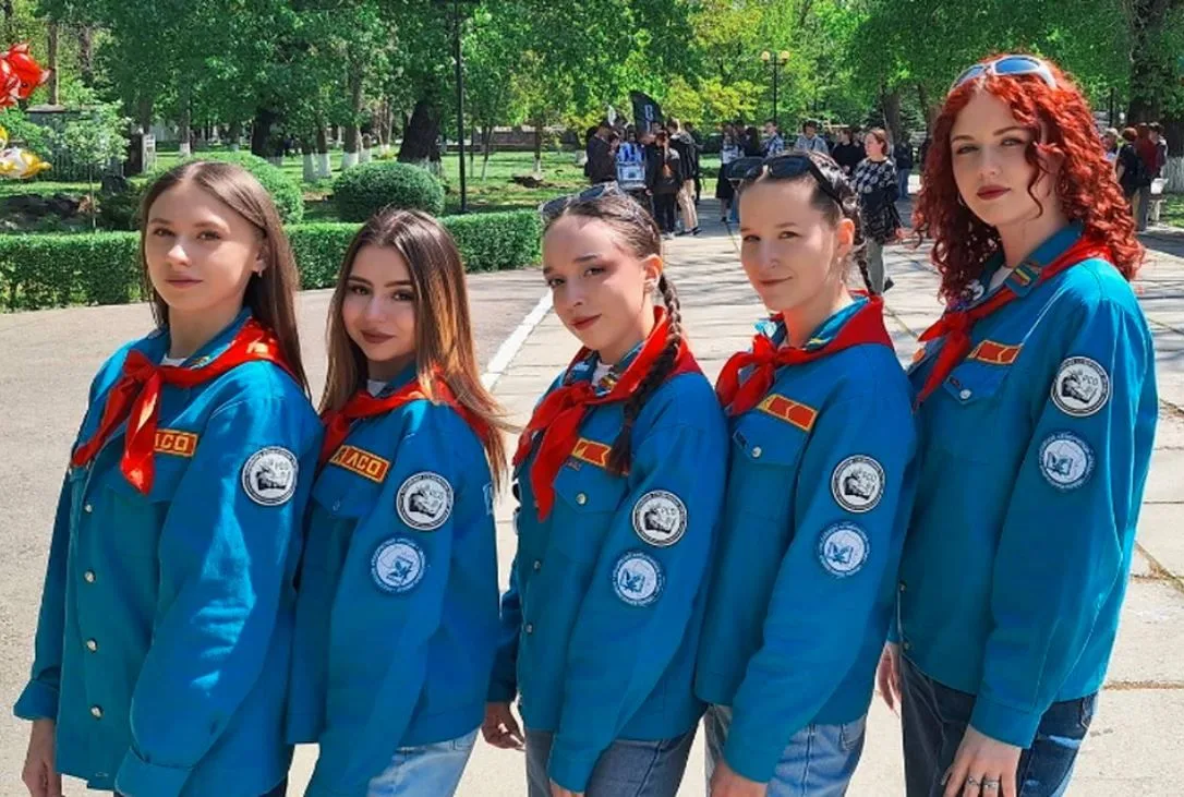 В ЛНР дали старт третьему трудовому семестру студотрядов

☀️🌝🌟Путевки в трудовое лето получили 22 