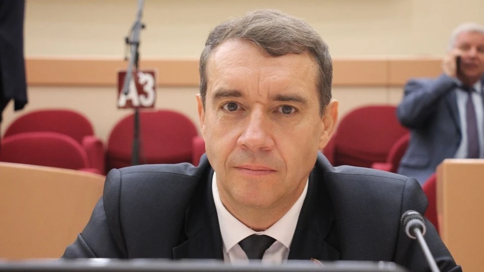 В Саратове правоохранители задержали руководителя фракции КПРФ в областной думе Александра Анидалова