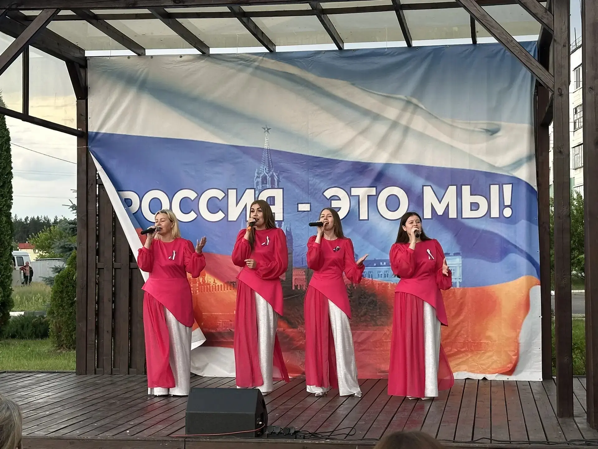 🇷🇺  12 июня, на открытой площадке ЦКР «Оскол» царила по-настоящему праздничная  и душевная атмосфе