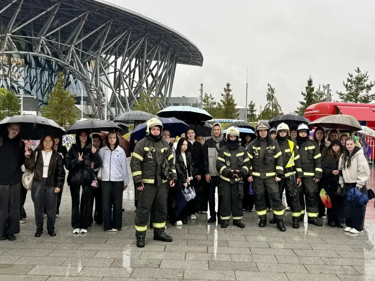 🚒 4 сентября у СКА Арены прошёл «День открытых дверей пожарной охраны», традиционно пр...