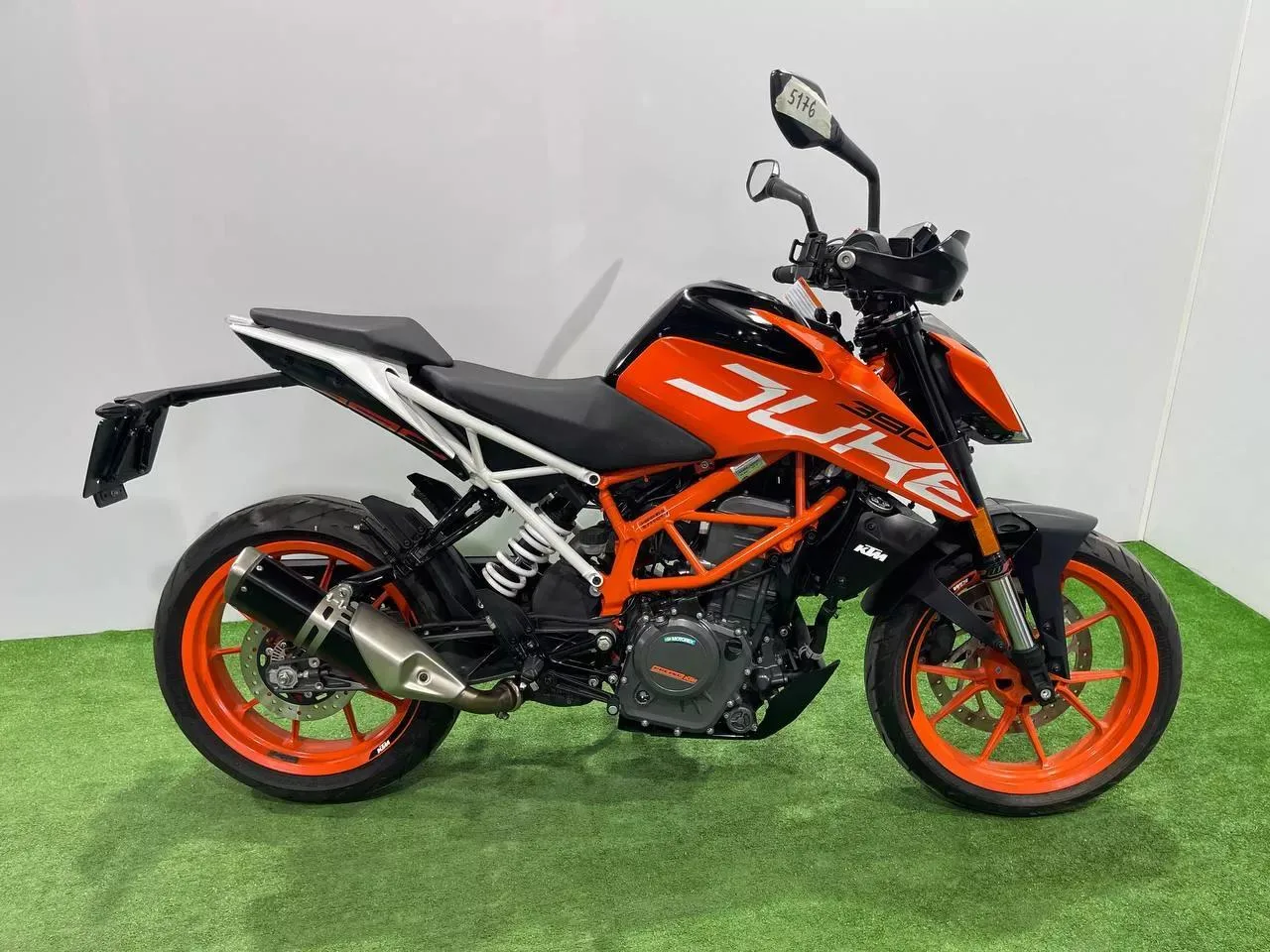 KTM 390 DUKE в наличии во Владивостоке  Характеристики:  - 2019 год - объем 390 см3 - Аукцион AUCNET