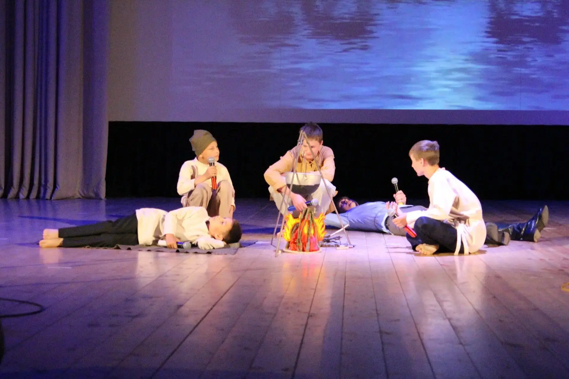 🎭 20 мая на сцене МБУК «РДК» состоялся районный театральный фестиваль «Театр начинаетс...