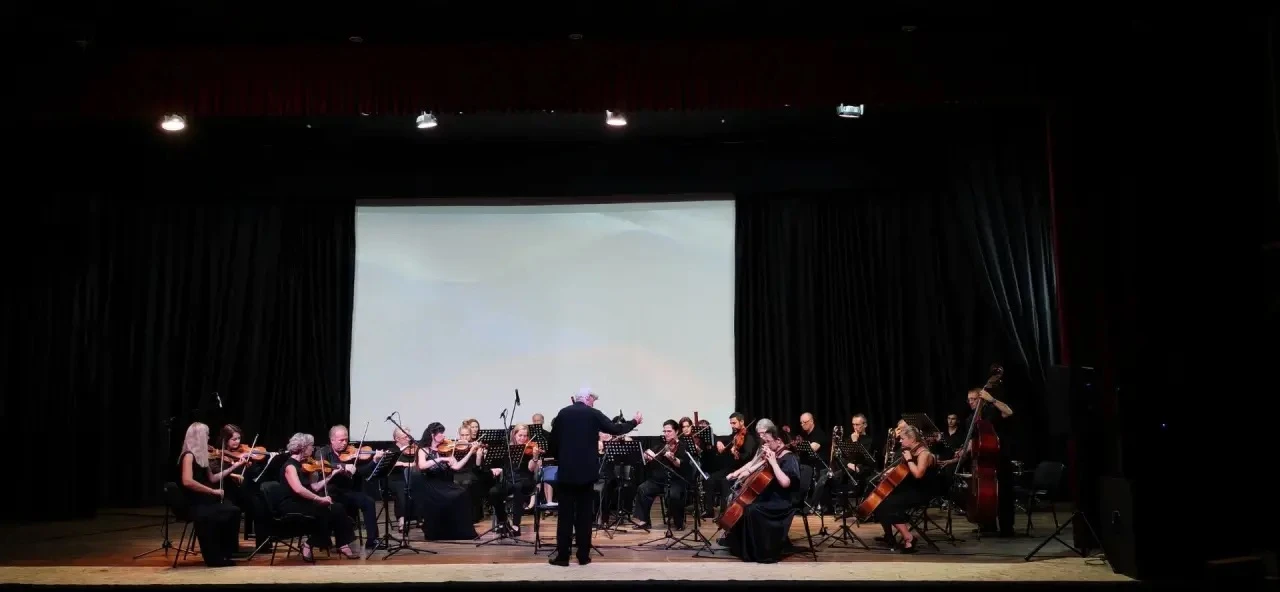 🎻Праздничный концерт Сочинского симфонического оркестра прошел в РДК «Аэлита».