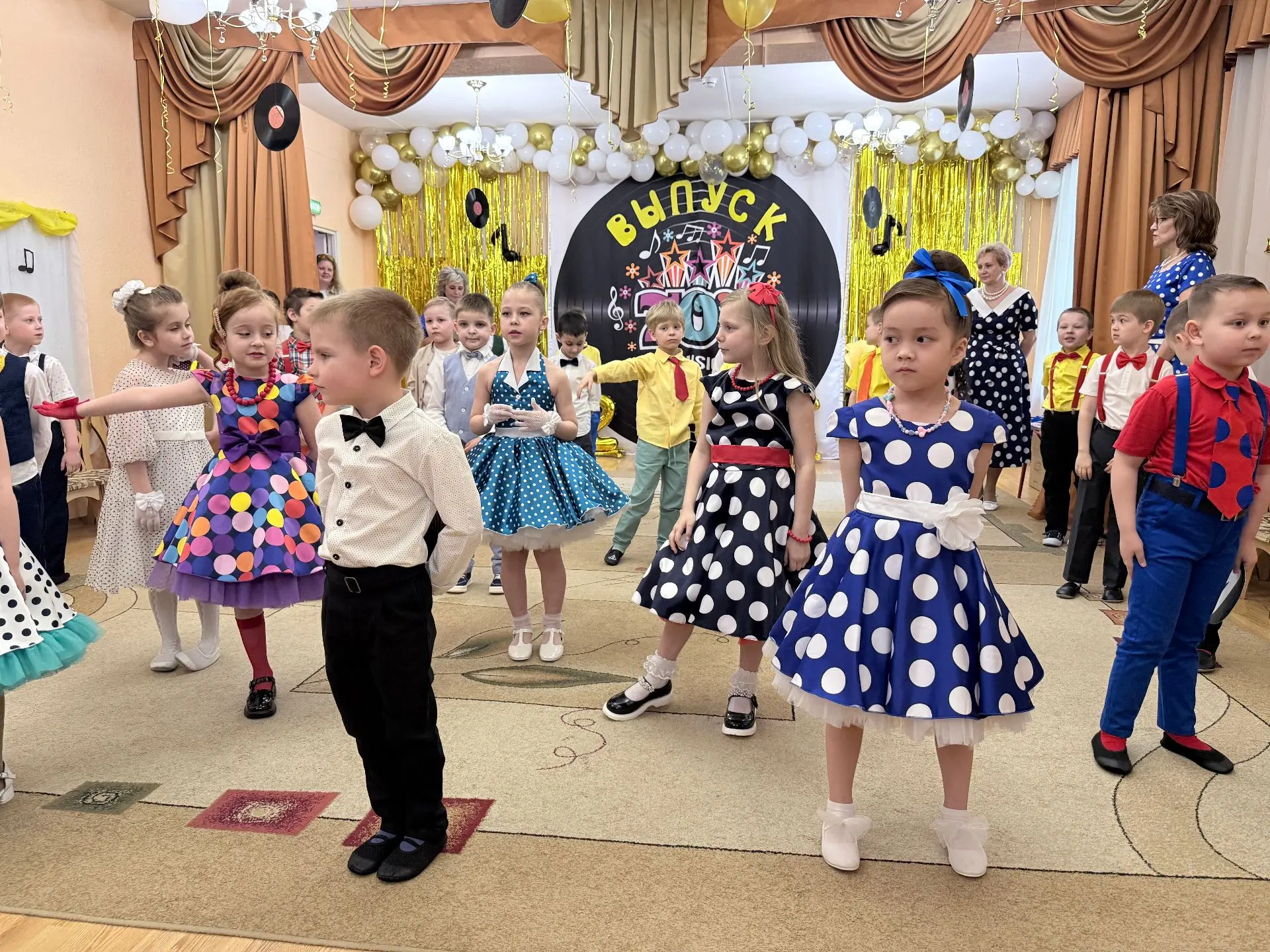🌸 Наши дошколята — вперёд, к звёздам!    Спасибо за улыбки, игры и первое «спасибо»! Пусть школа под