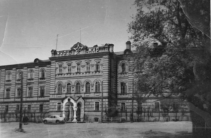 В педучилище произошла смена руководства. Новым директором стал бывший заместитель глав...
