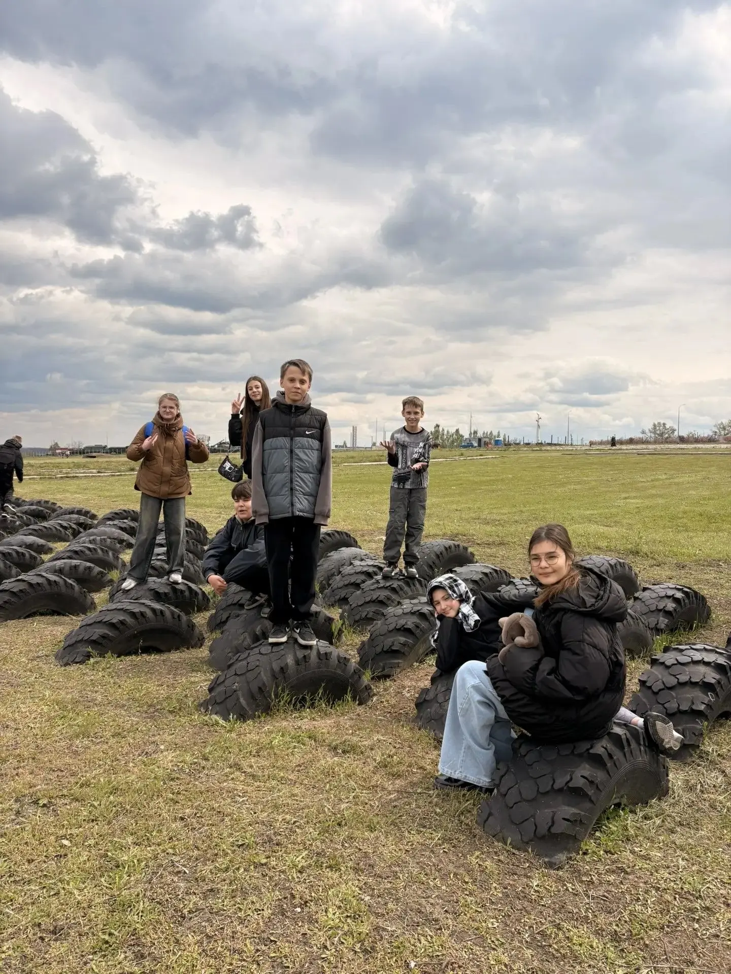 В рамках патриотического, духовного воспитания, 6 "Б" и 5 "Г" вместе с классными руководителями Мыль