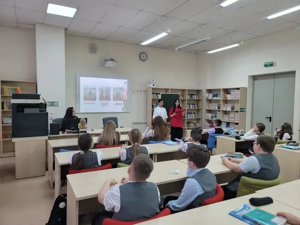 Нити единства🤝  Сегодня у ребят из 5 «Б» был по‑настоящему познавательный день! ✨  Активисты Движени