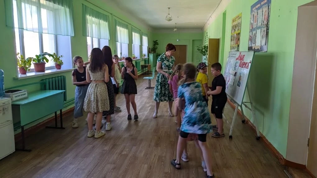 8 июня 2026 года в летнем школьном лагере "Алые паруса" руководитель Касторенского краеведческого му