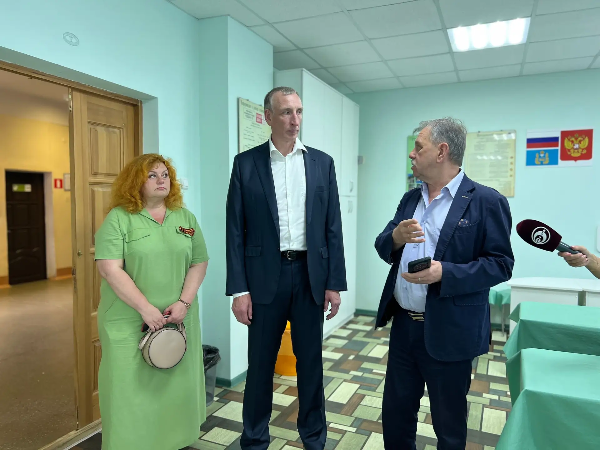 Накануне вместе с депутатом Великолукской городской Думы Юлией Ярышкиной работали Велик...