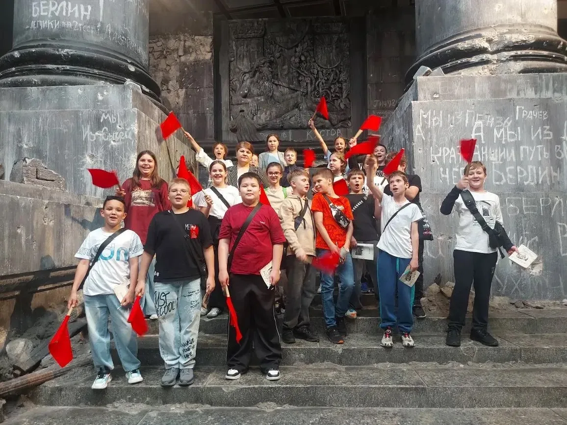 Пятиклассники в Музее Победы: квест, который невозможно забыть

🏛️ 27 мая ученики 5Н класса (классн