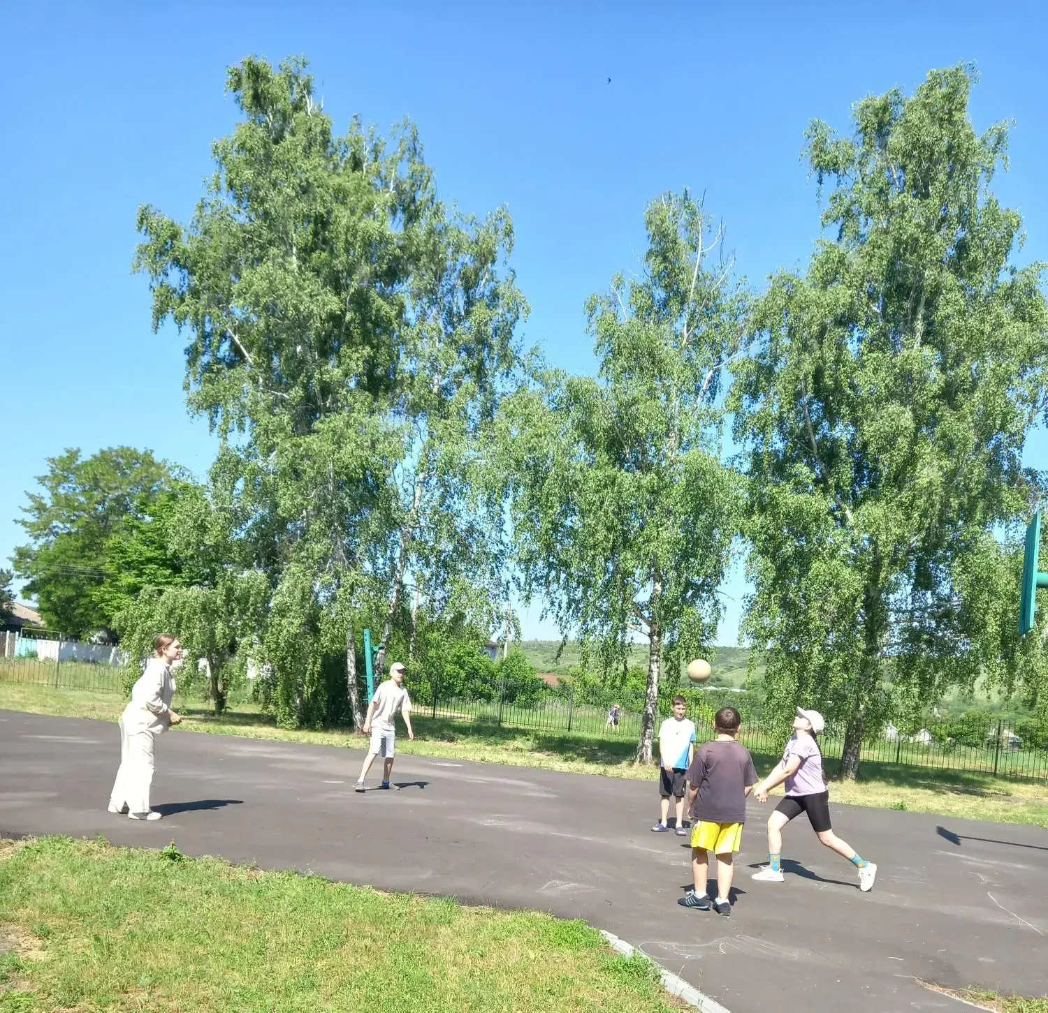 Насыщенный день в нашем пришкольном лагере. Зарядку сделали, поработали, отправились на...