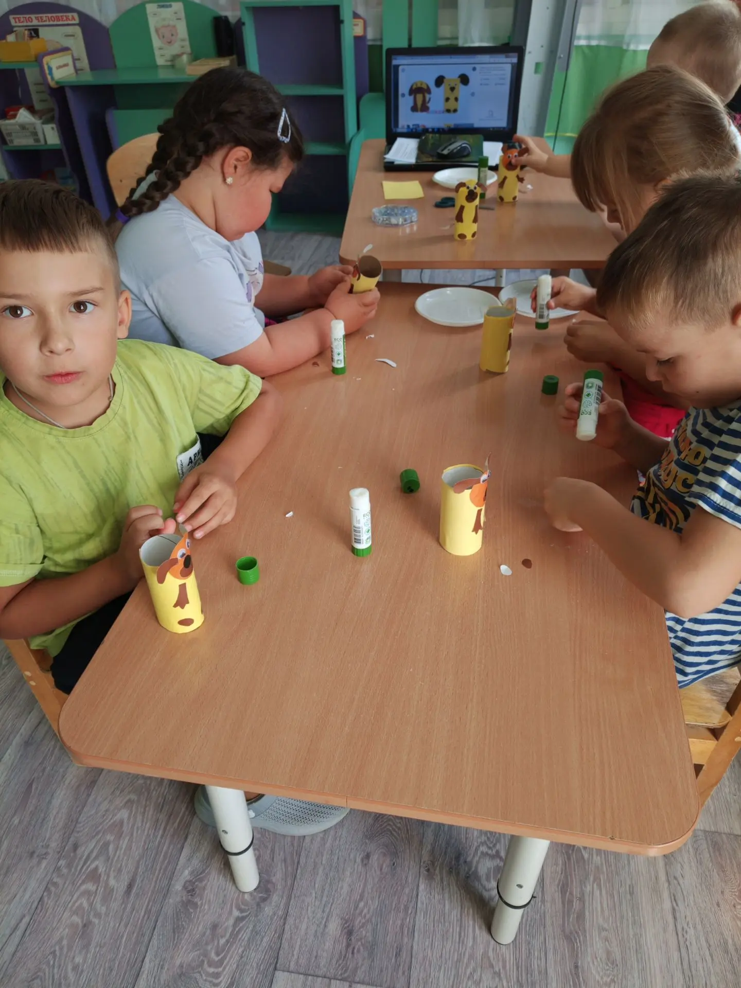 Среди всех зверей, однако,