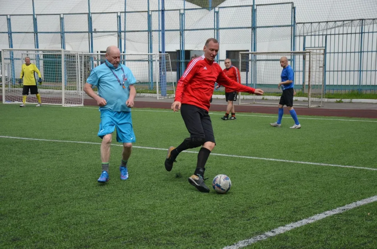 📅🥅9 июня на стадионе «Московский» прошёл турнир по футболу, приуроченный ко Дню России. Спортивный