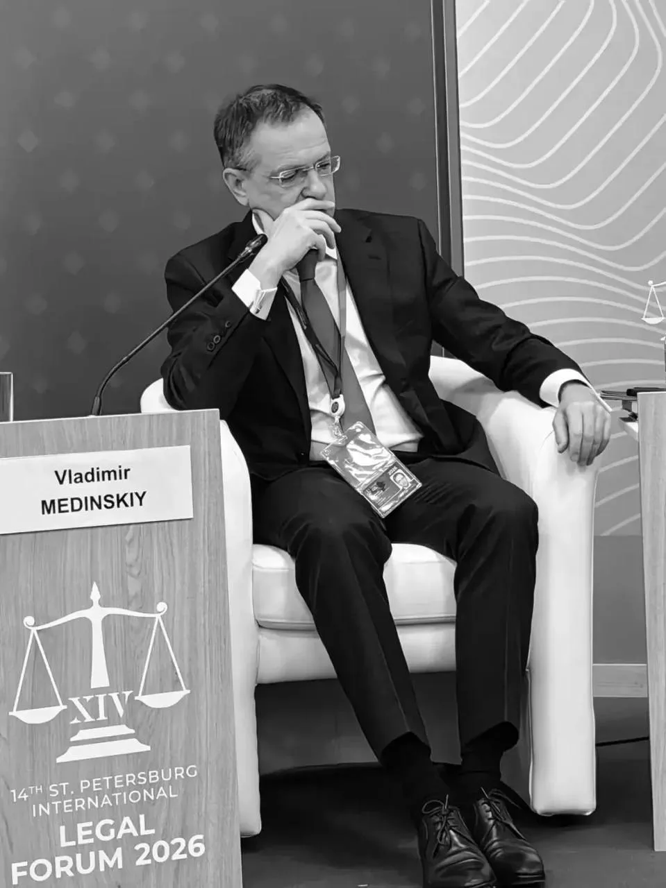 На ПМЮФ сегодня - три публичные сессии: о законотворчестве, благотворительности и урока...