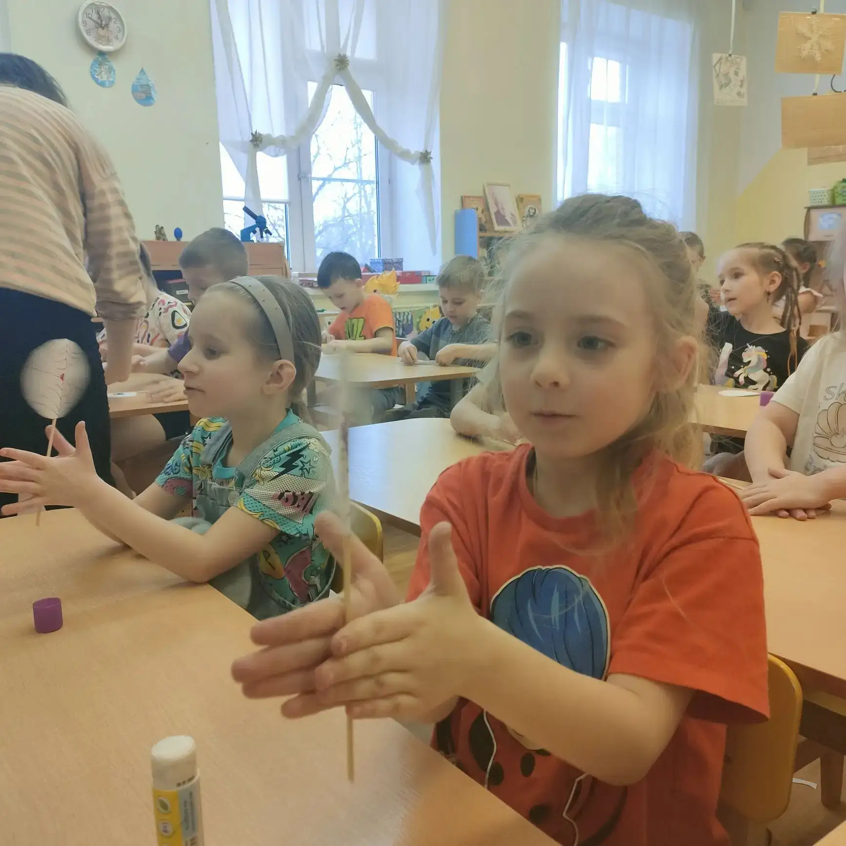 В рамках "ИНФО -КАНИКУЛ" для детей подготовительной группы проведен интересный мастер класс - игрушк