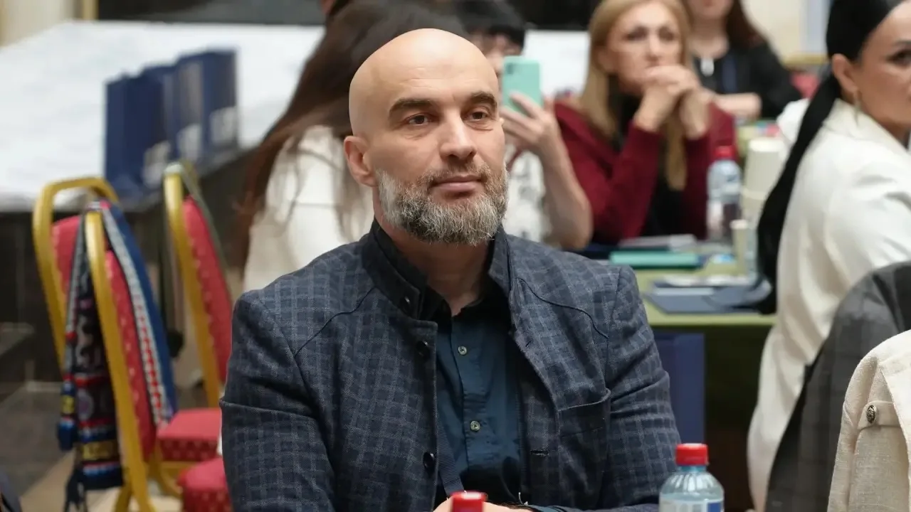 Черкесский драматический театр имени М.О. Акова сердечно поздравляет с днём рождения ди...