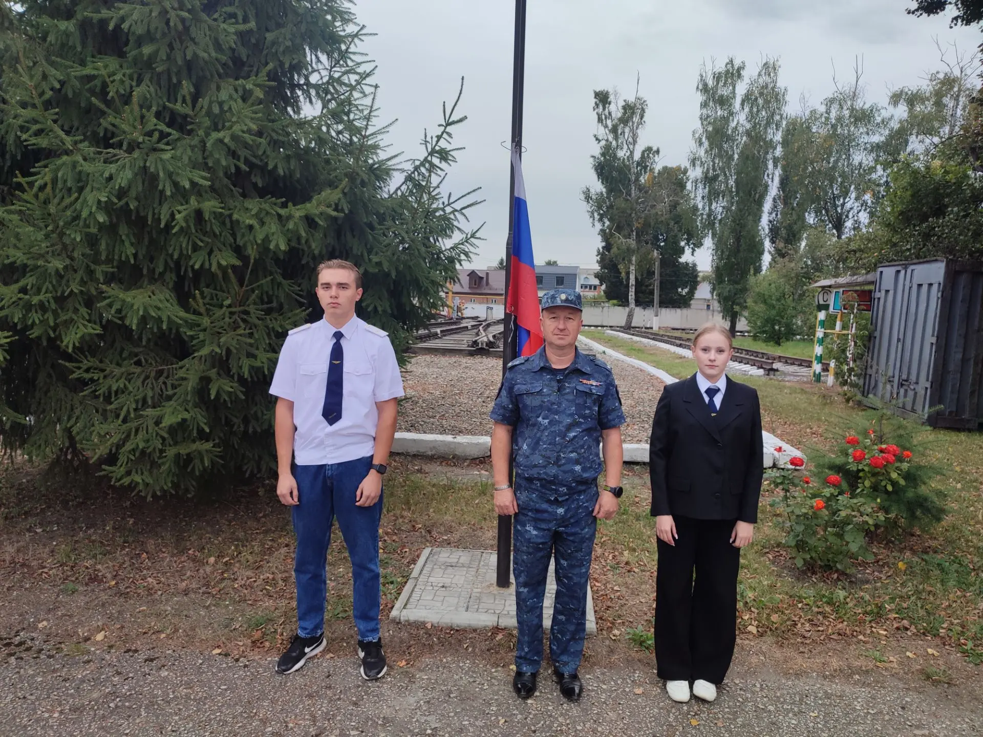 🇷🇺 Понедельник начался с торжественной линейки!