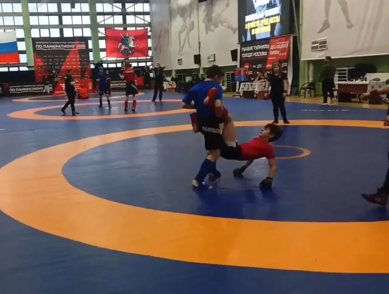 Гордимся нашим чемпионом! 🏆💪  🌟 Ученик 9 класса Егор стал чемпионом города Москвы по панкратиону сре
