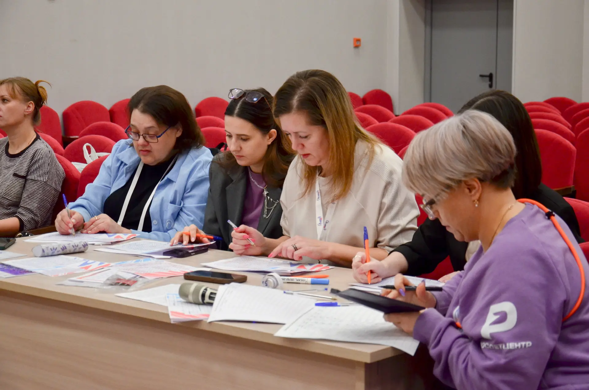 Сегодня наша школа вновь распахнула двери для мальчишек и девчонок города Барнаула на конкурсно-игро