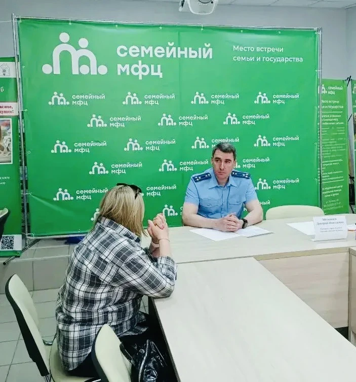 Прокурор города Кургана Дмитрий Мельников провел выездной прием граждан в ГБУ «Центр социальной помо