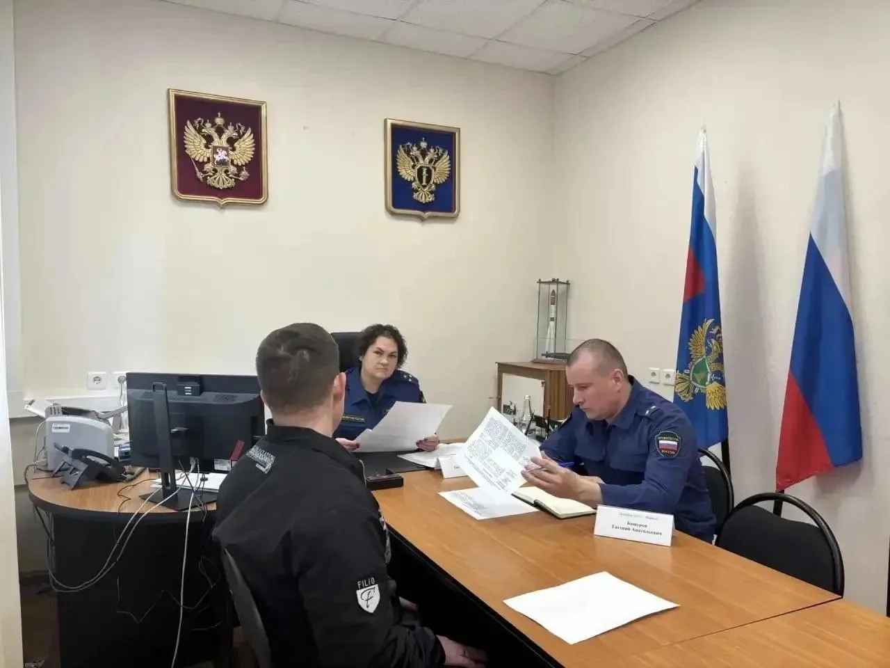 Прием граждан в Мирном: вопросы дорог и компенсации за травму ⚡