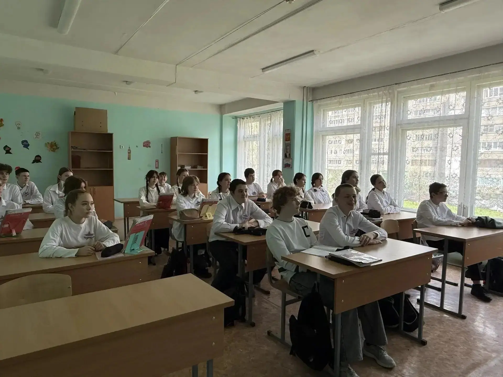Искусство заставляет думать: как в школе №69 прошёл киноурок России.   В Центре образования — школа 