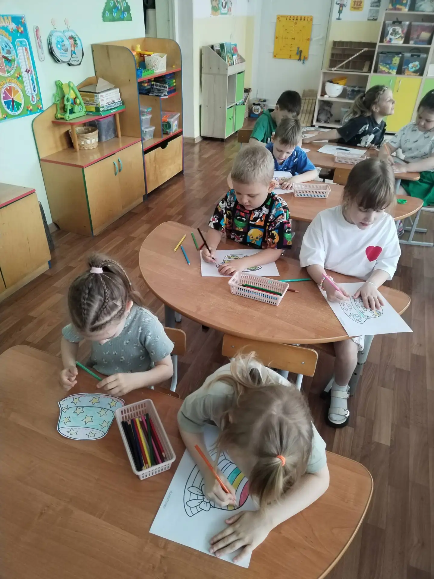 🌞🦋🐝Наконец-то к нам заглянуло настоящее лето, и старшая группа «Веснушки» встретила его по-особен