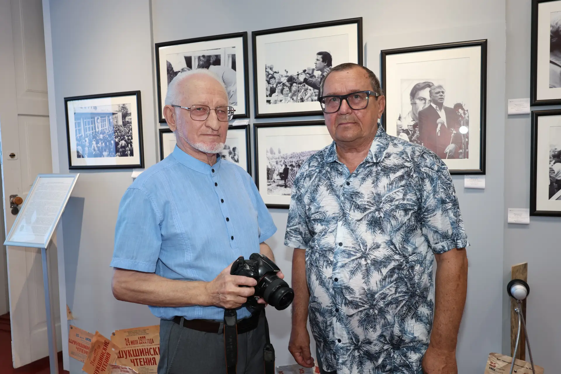 📸 50 лет в кадре: как фотограф Юрий Верещагин снимал историю Шукшинских чтений

Друзья, в день рожд