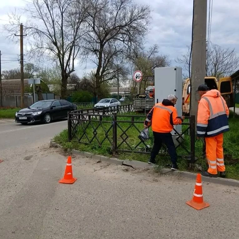 Вот, что успевает сделать  городское ремонтно - строительное управление за одну неделю 💪  • установи