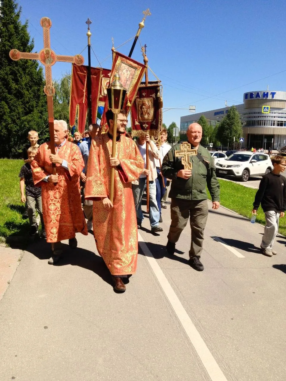 У нас сегодня прошел Крестный ход.