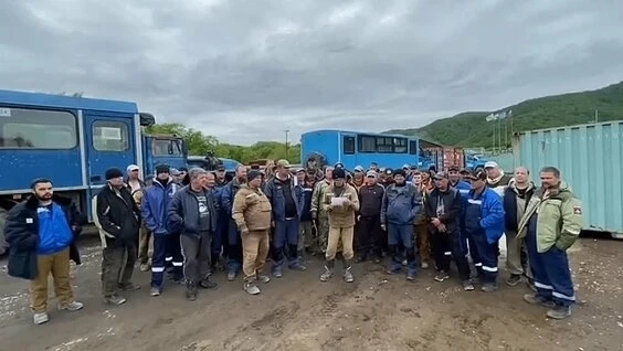 Вахтовики в Мурманске третий месяц работают без зарплаты
Рабочие, задействованные в благоустройстве 