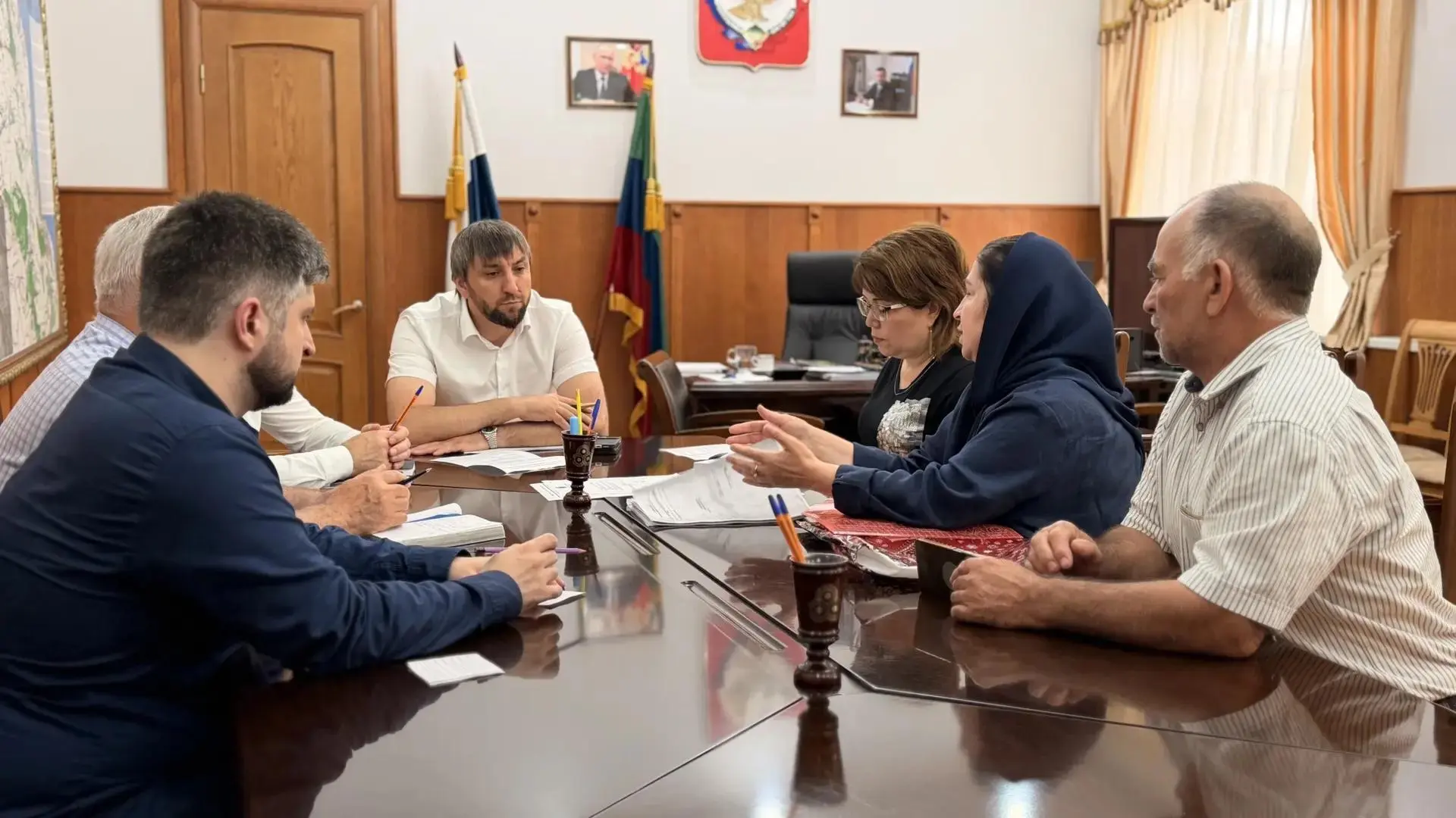 Врип главы Карабудахкентского района Заур Сахаватов провел очередной личный прием граждан