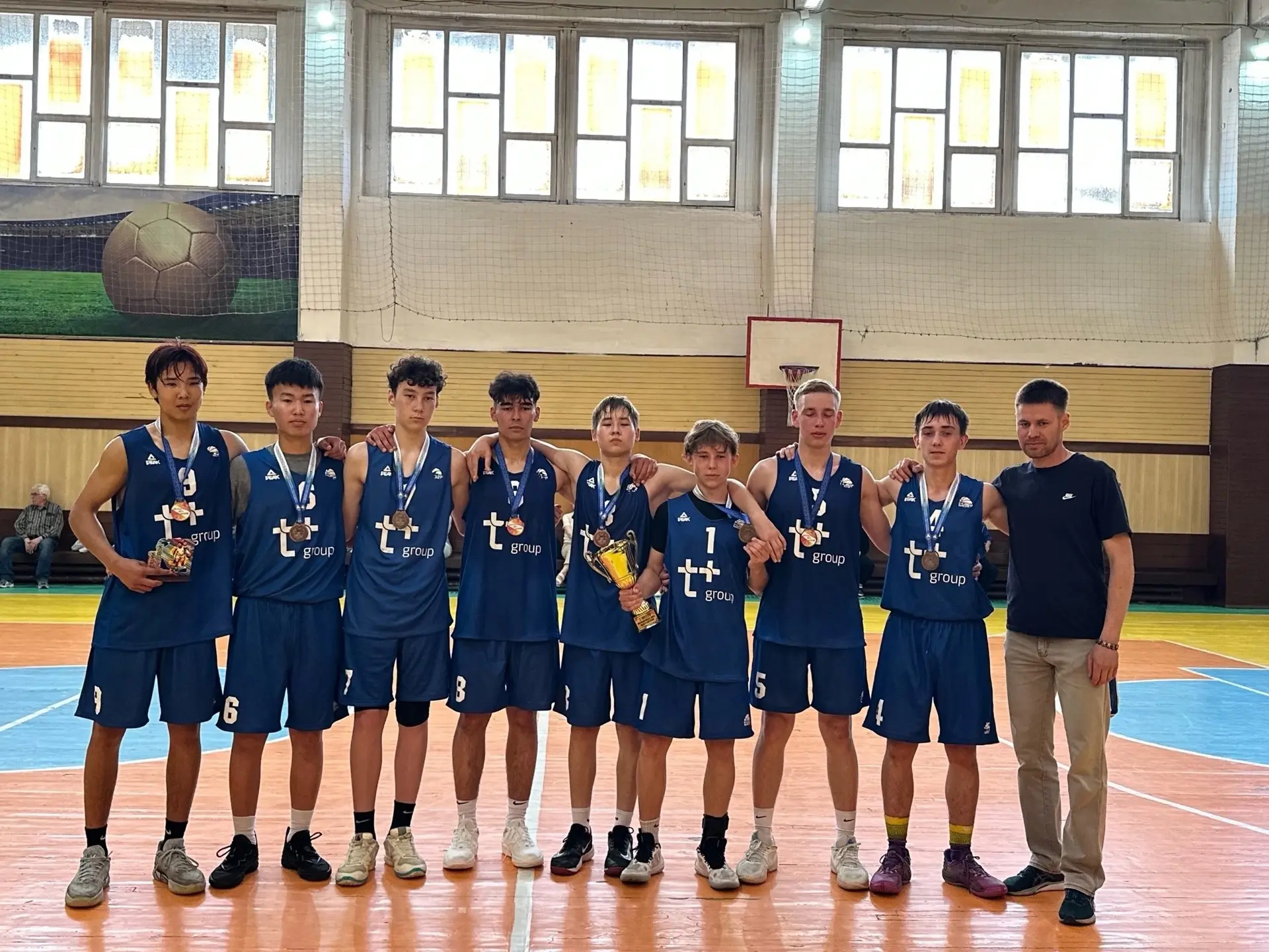 Бронза - у Заиграевского района 🥉

Завершился чемпионат баскетбольной лиги «Молодёжная лига» Респуб