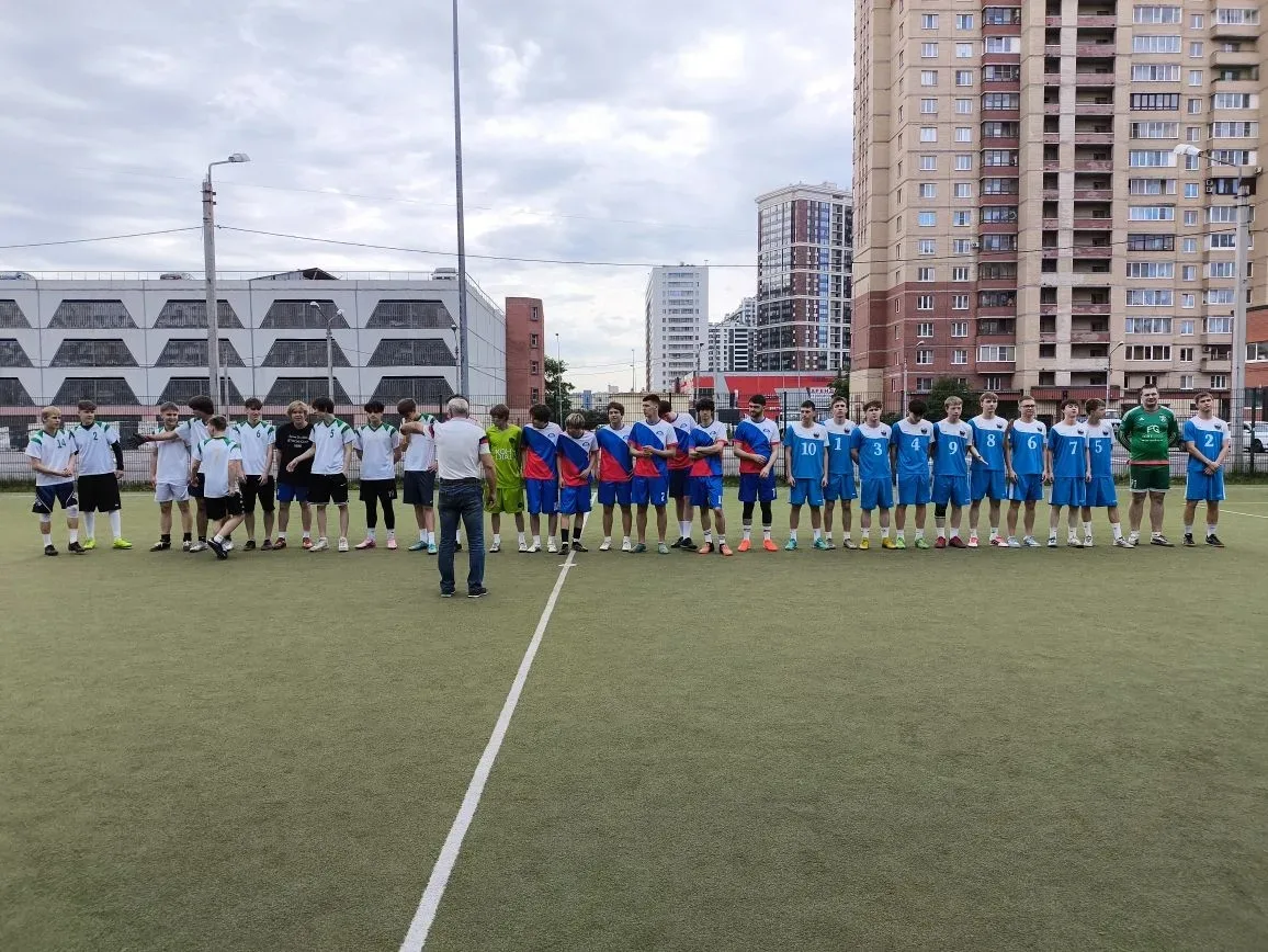 4-5 июня мы закрывали учебный год соревнованиями по мини-футболу в рамках Спартакиады Юность России.
