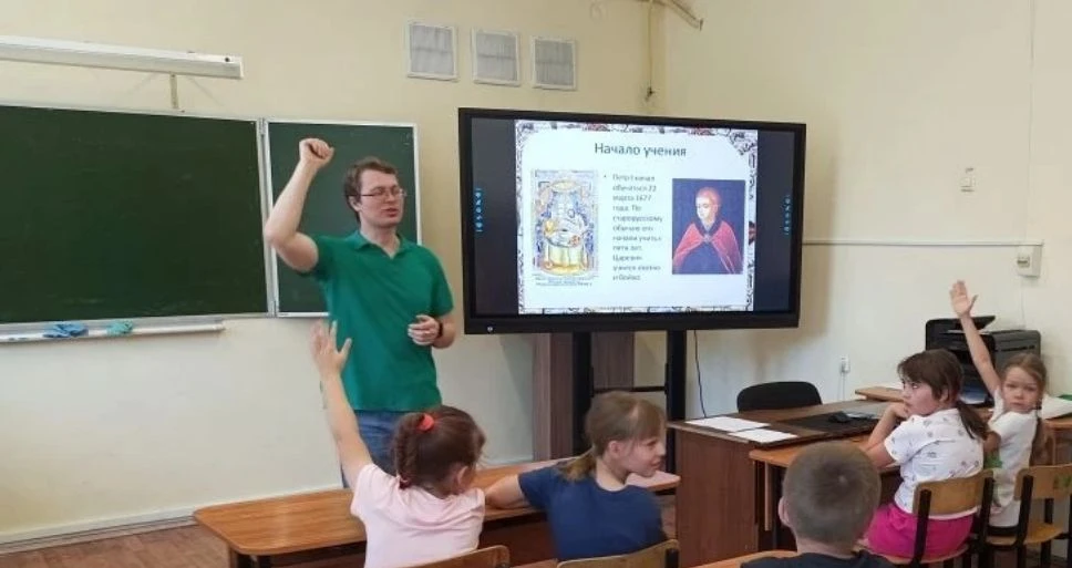 День Петра I в нашем лагере: путешествие в эпоху XVIII века! Ребята совершили захватывающую экскурси
