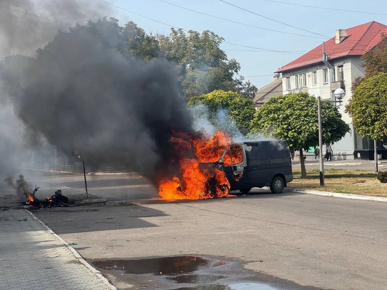 ⚡️ В Каховке сгорел гражданский автомобиль из-за обстрела ВСУ, пострадавших нет — Павел...